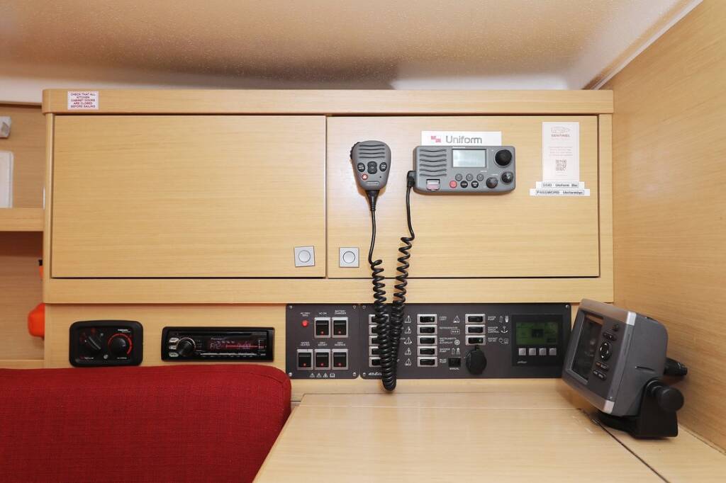 Segelyachten Elan 350 Performance Uniform