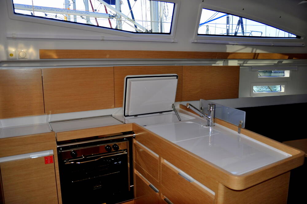 Sailing yacht Elan 354 Impression Orange AS