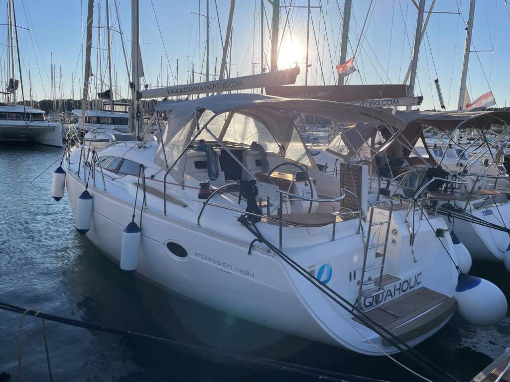 Sailing yacht Elan 434 Impression Aquaholic