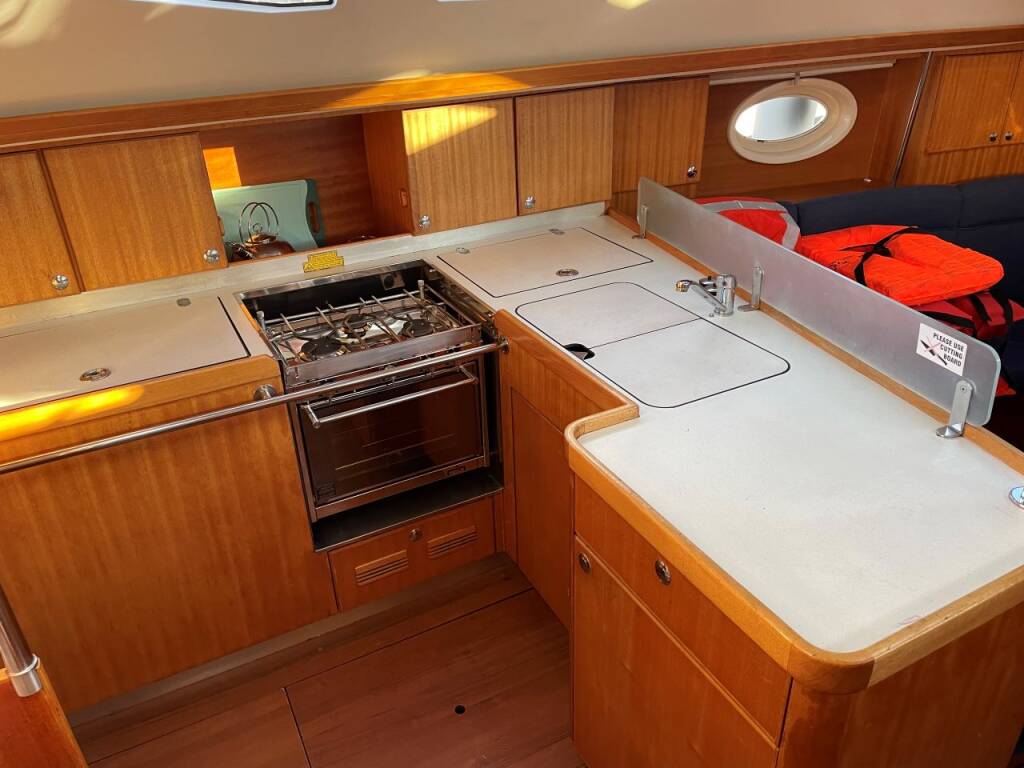 Sailing yacht Elan 434 Impression Aquaholic