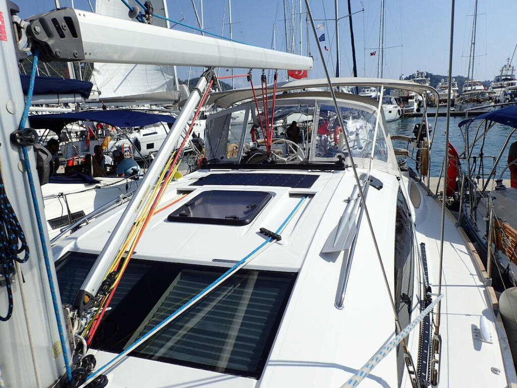 Sailing yacht Elan 444 Impression Moon Shadow