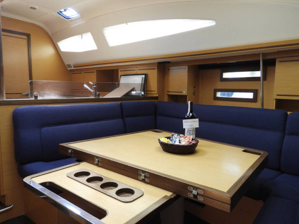 Sailing yacht Elan 444 Impression Moon Shadow