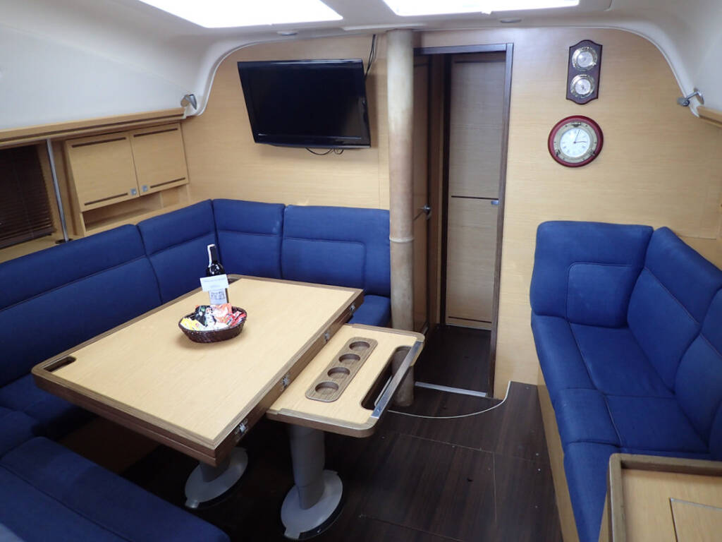 Sailing yacht Elan 444 Impression Moon Shadow