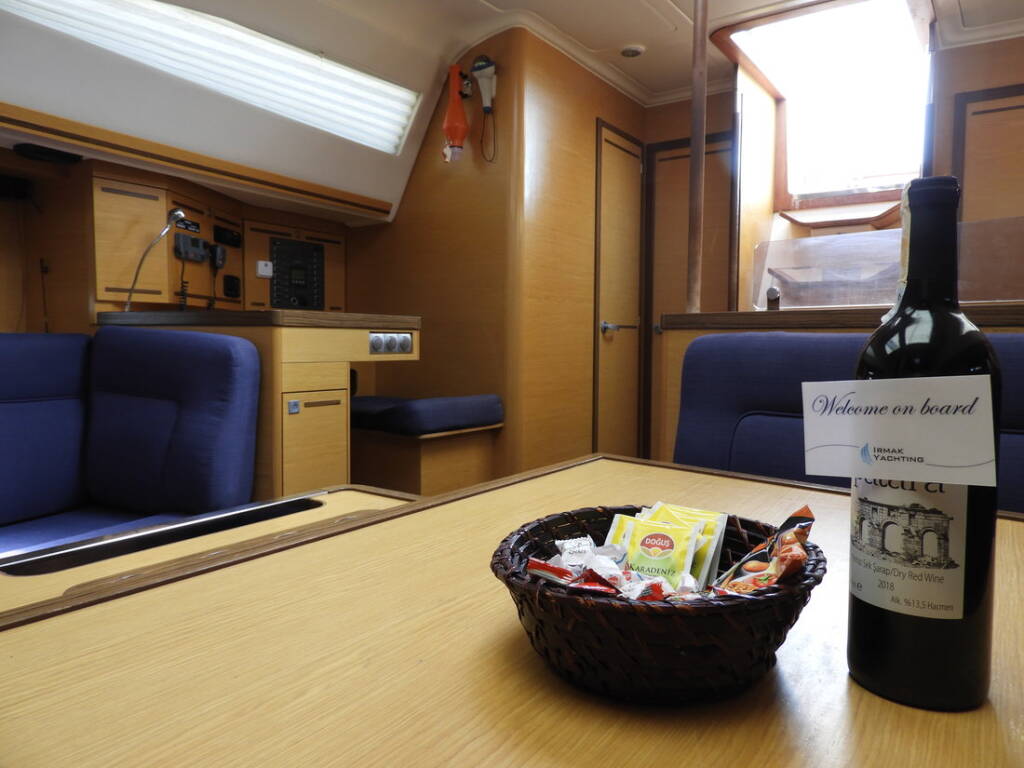 Sailing yacht Elan 444 Impression Moon Shadow