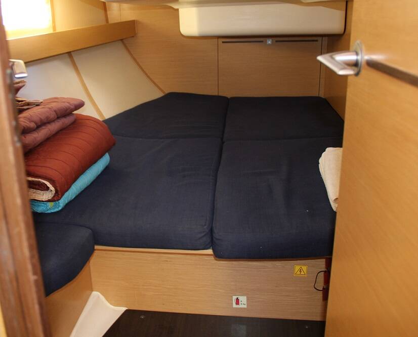 Sailing yacht Elan 444 Impression Okea Iris