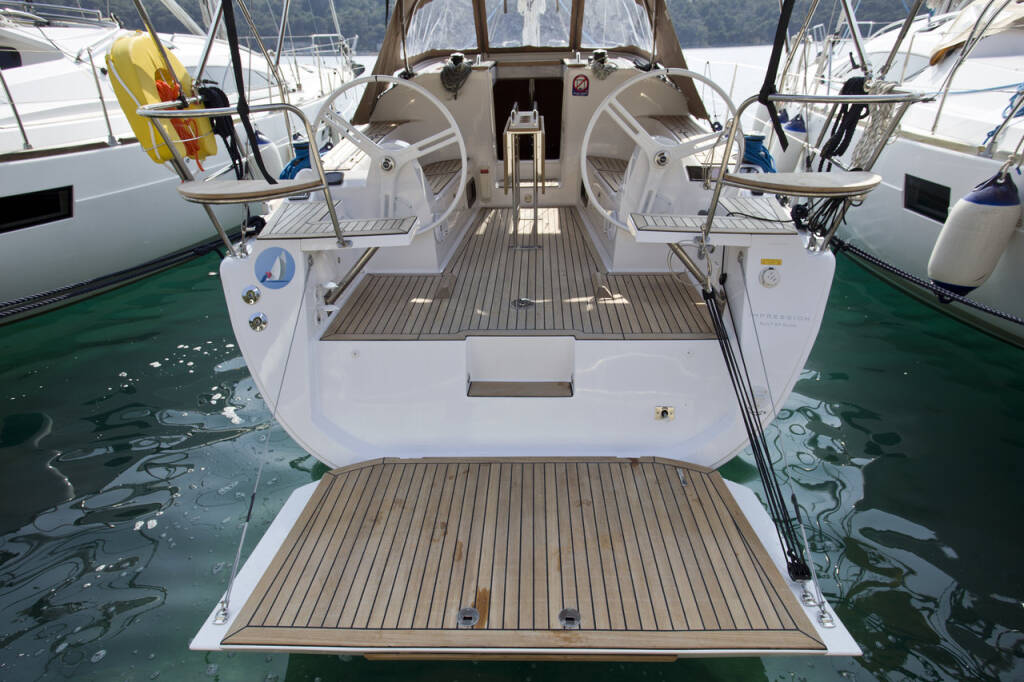 Sailing yacht Elan Impression 35 Essi
