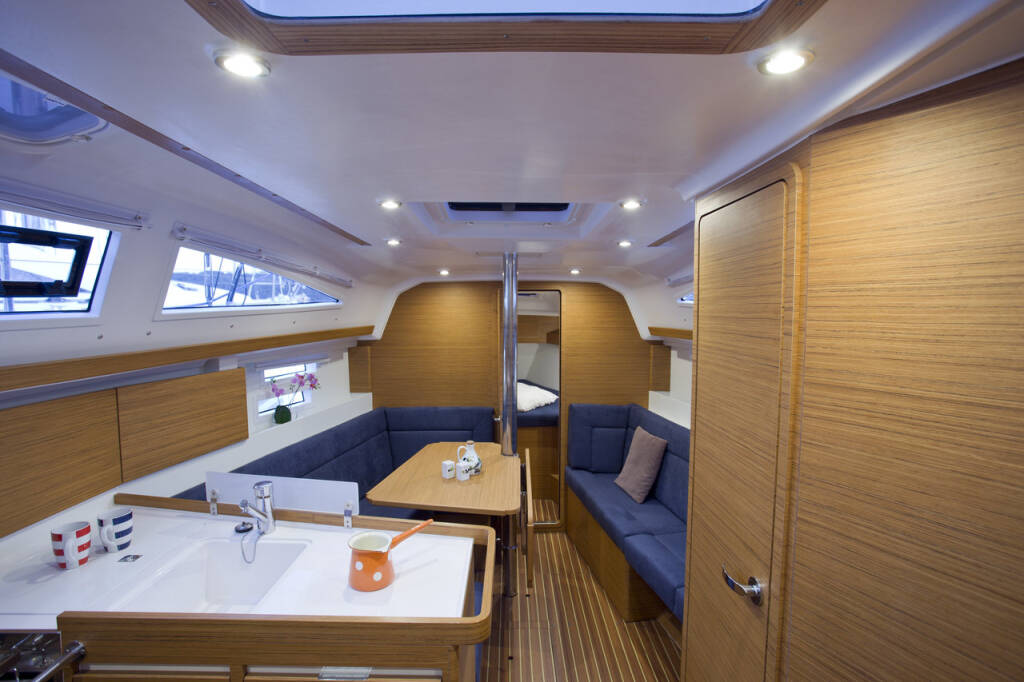 Sailing yacht Elan Impression 35 Essi