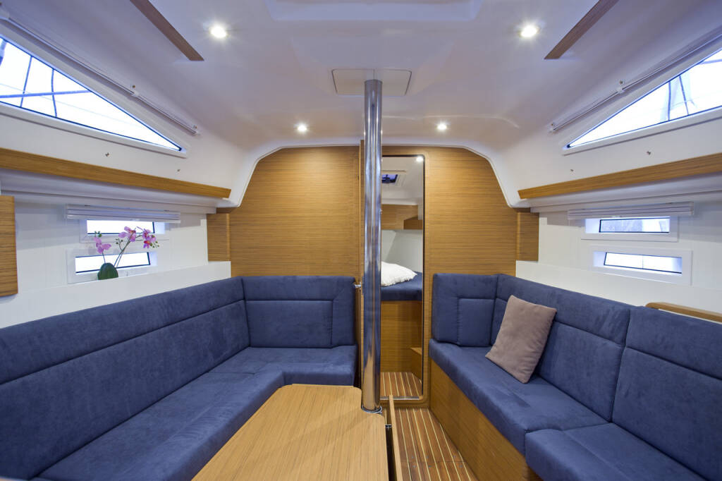 Sailing yacht Elan Impression 35 Essi