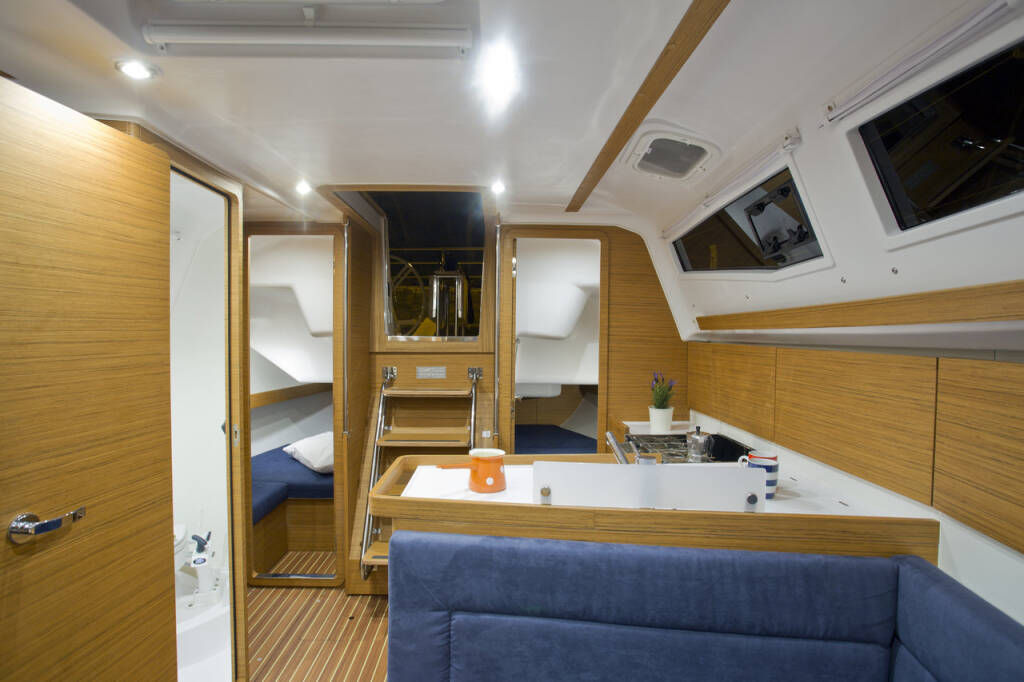 Sailing yacht Elan Impression 35 Essi