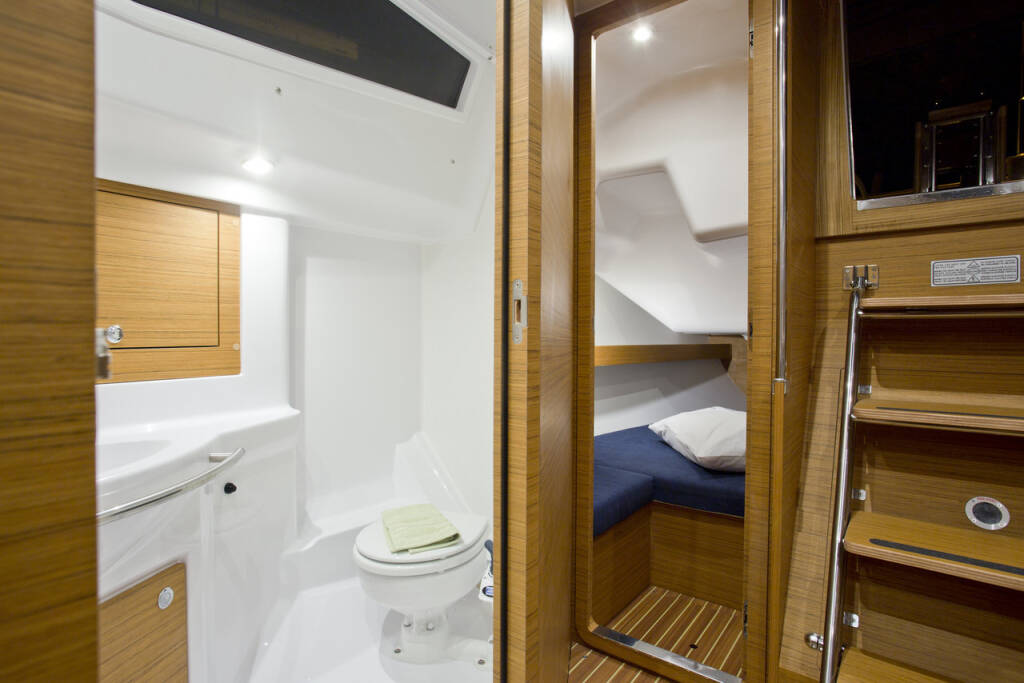 Sailing yacht Elan Impression 35 Essi