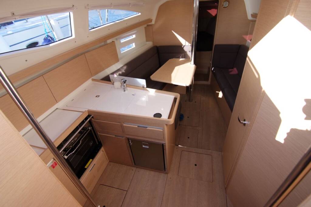 Sailing yacht Elan Impression 35 Arashi
