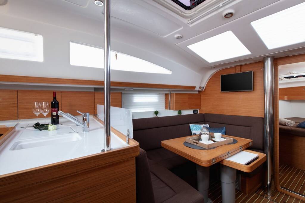 Sailing yacht Elan Impression 40 Tino