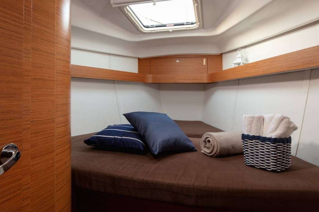 Sailing yacht Elan Impression 40 Tino