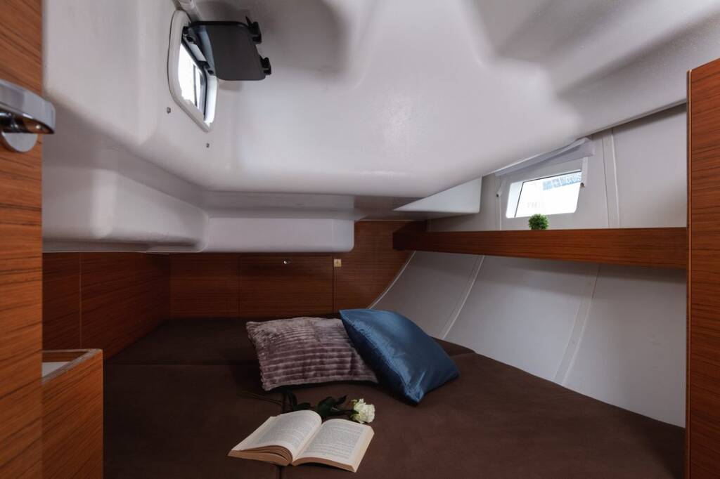 Sailing yacht Elan Impression 40 Tino