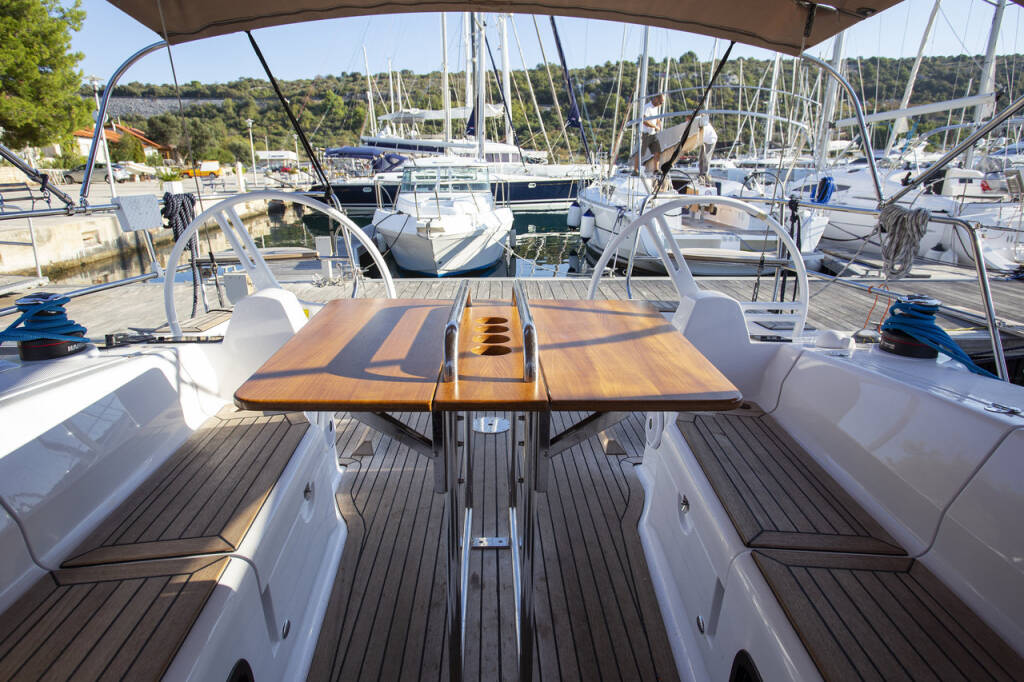 Sailing yacht Elan Impression 40 Janina