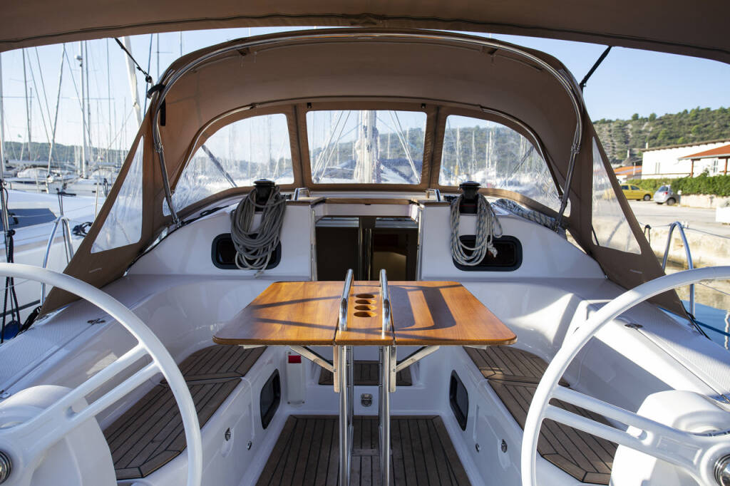 Sailing yacht Elan Impression 40 Janina