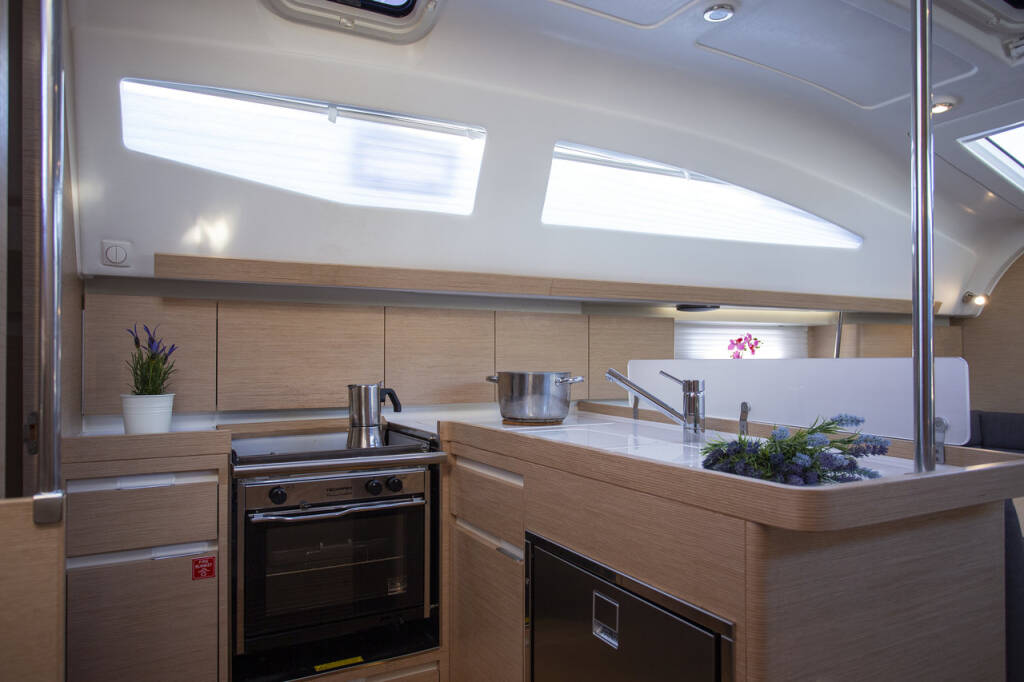 Sailing yacht Elan Impression 40 Janina