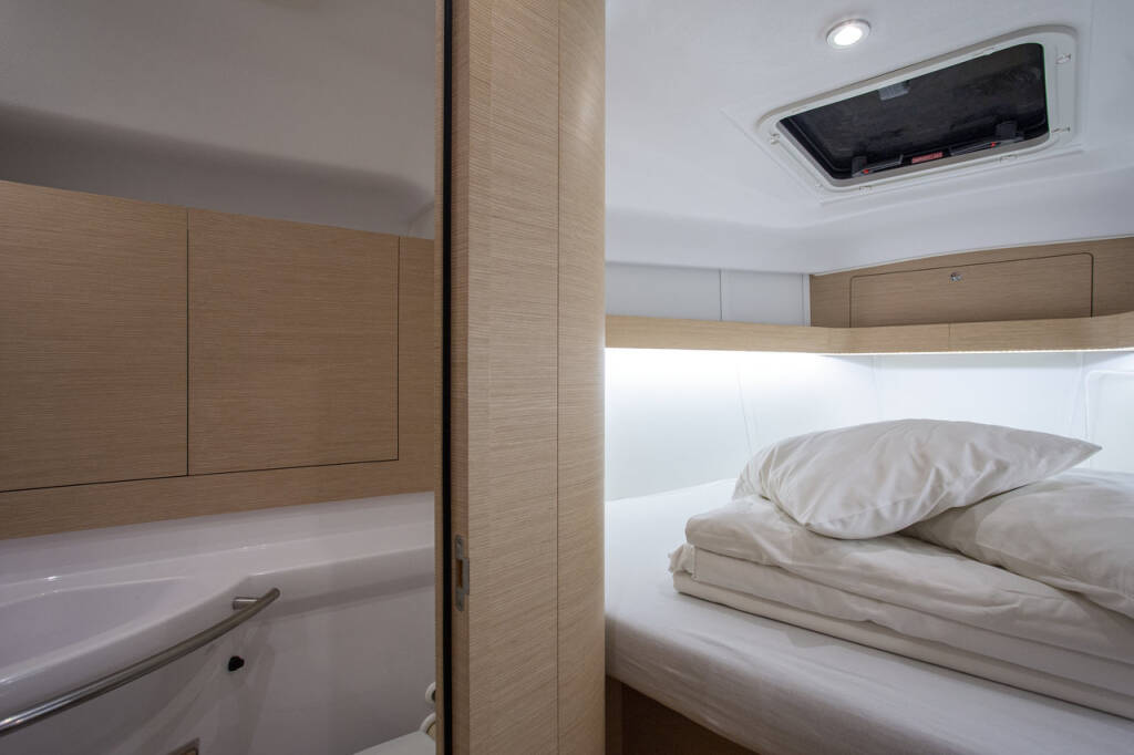 Sailing yacht Elan Impression 40 Janina