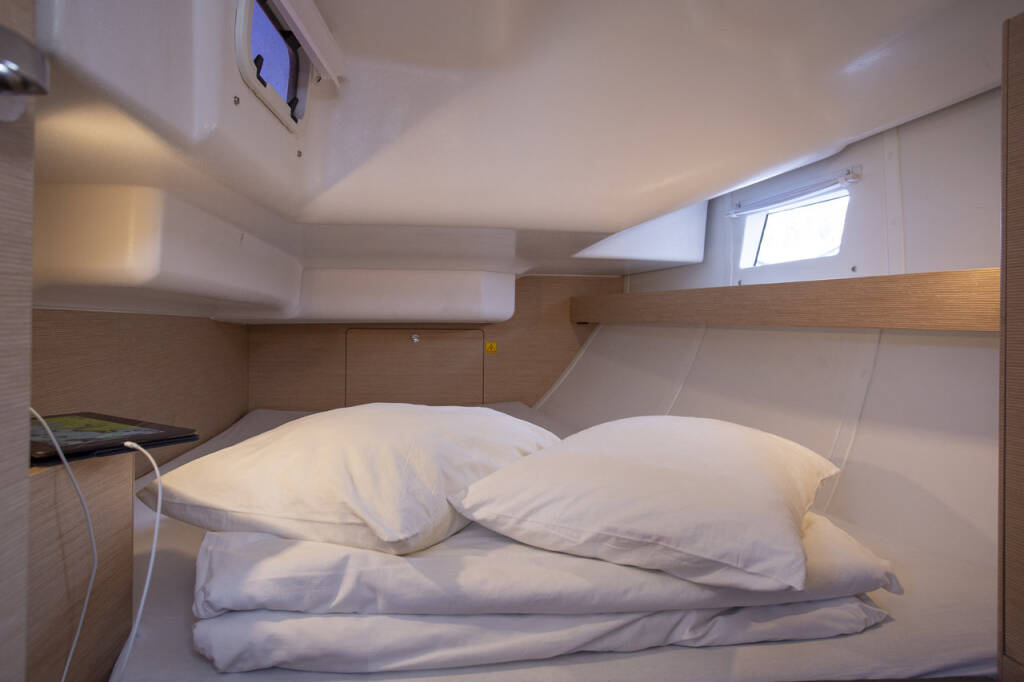 Sailing yacht Elan Impression 40 Janina