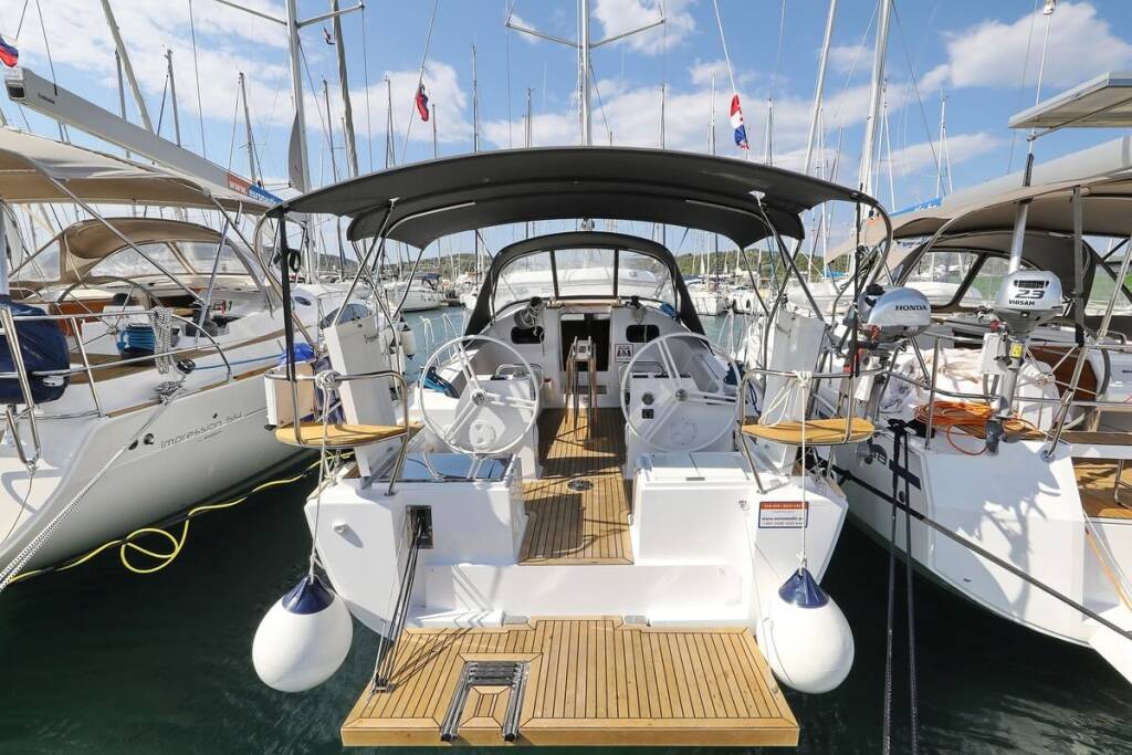 Sailing yacht Elan Impression 40.1 Valata