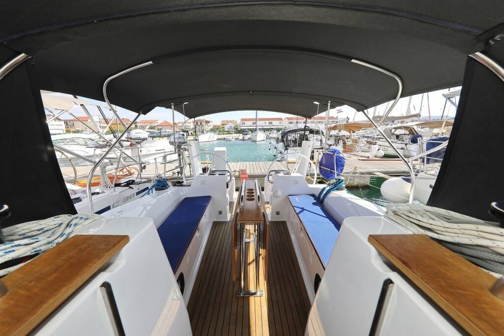 Sailing yacht Elan Impression 40.1 Valata