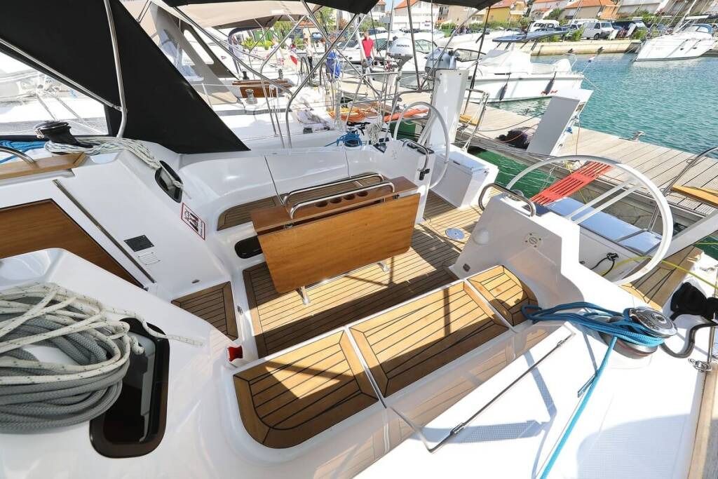 Sailing yacht Elan Impression 40.1 Valata