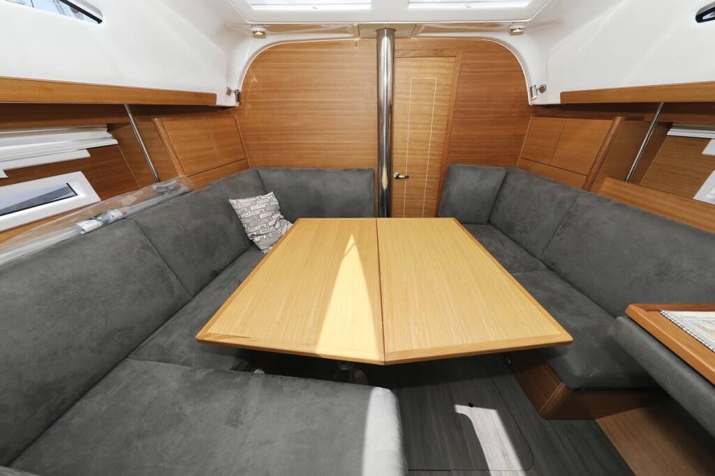 Sailing yacht Elan Impression 40.1 Valata