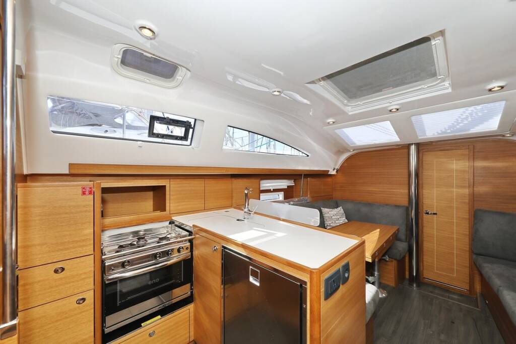 Sailing yacht Elan Impression 40.1 Valata