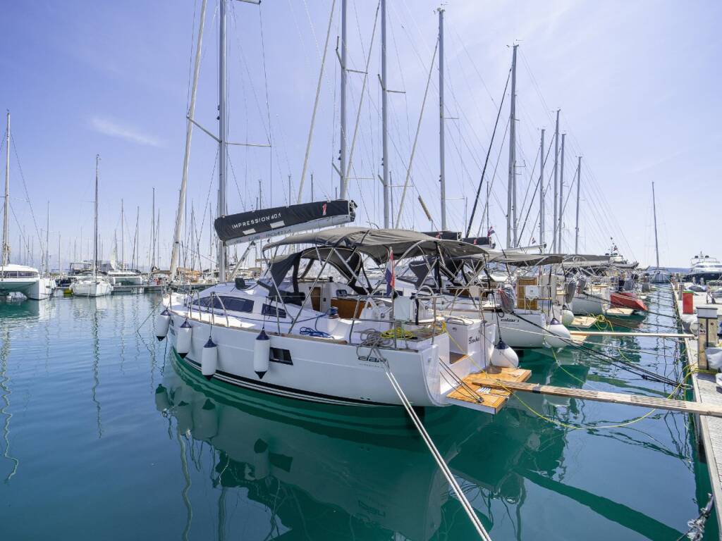 Sailing yacht Elan Impression 40.1 Tonka