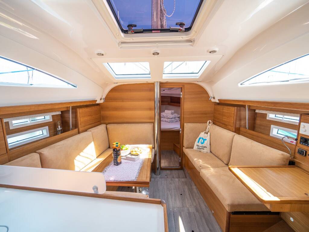 Sailing yacht Elan Impression 40.1 Tonka