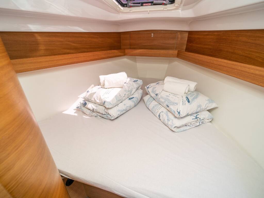 Sailing yacht Elan Impression 40.1 Tonka