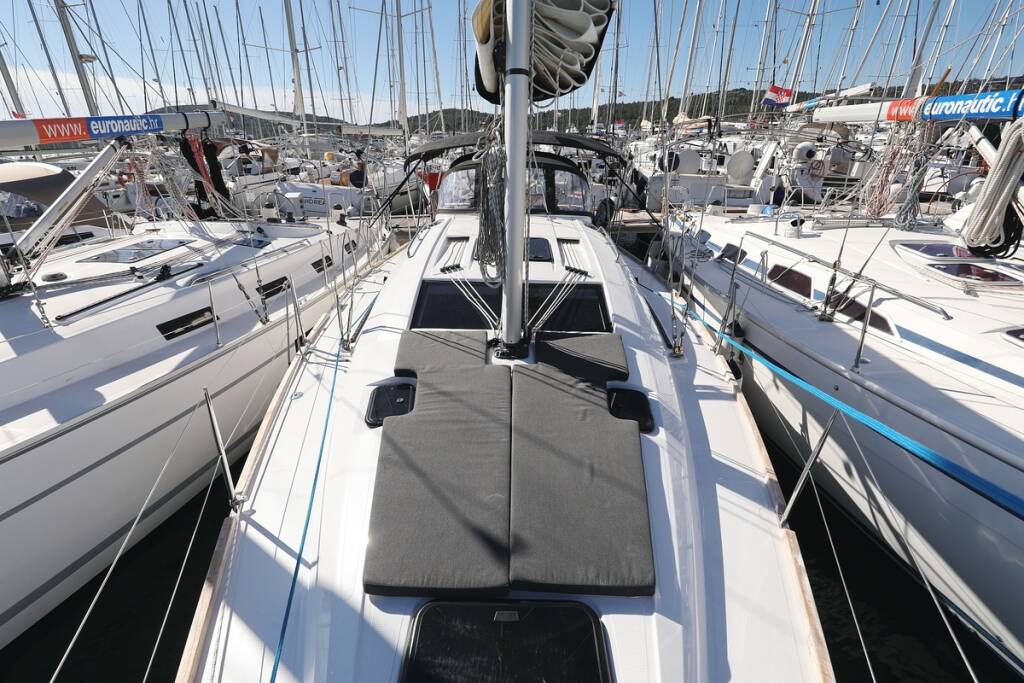Sailing yacht Elan Impression 40.1 Eliana