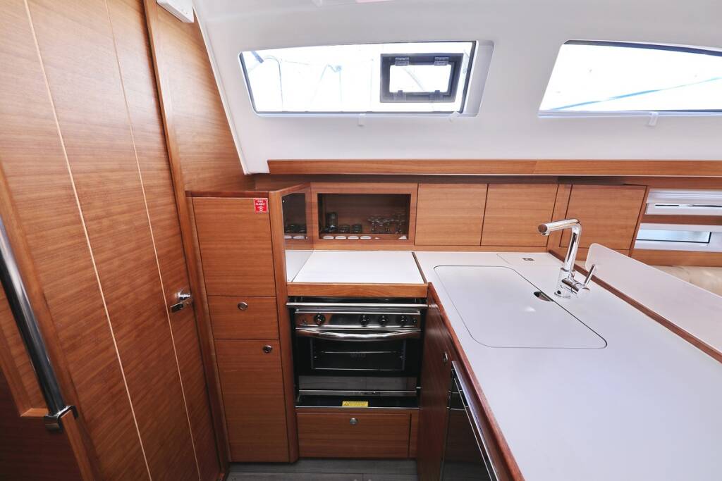 Sailing yacht Elan Impression 40.1 Eliana