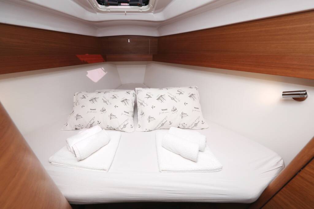 Sailing yacht Elan Impression 40.1 Eliana