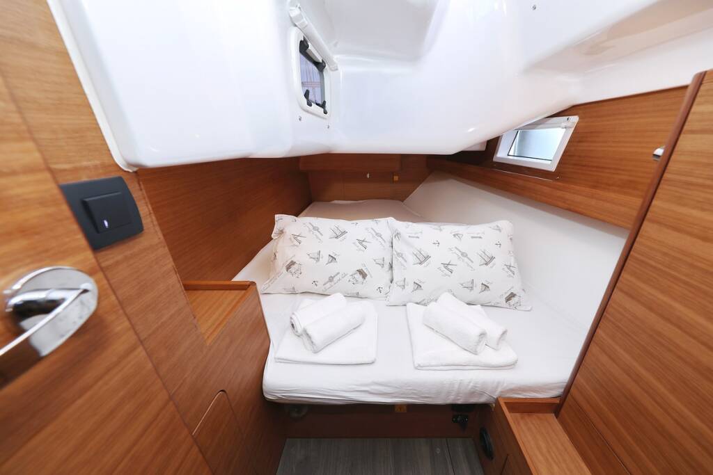 Sailing yacht Elan Impression 40.1 Eliana