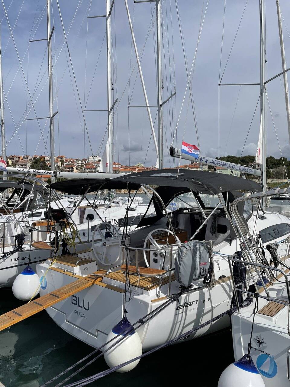 Sailing yacht Elan Impression 40.1 Blu