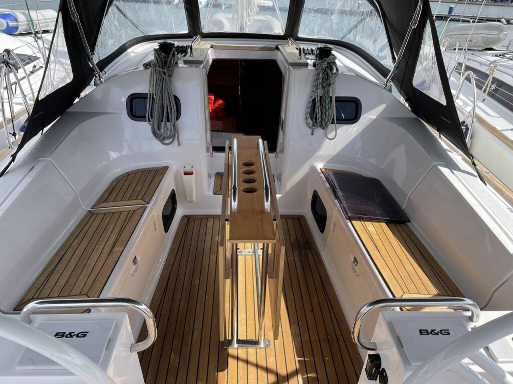 Sailing yacht Elan Impression 40.1 Blu