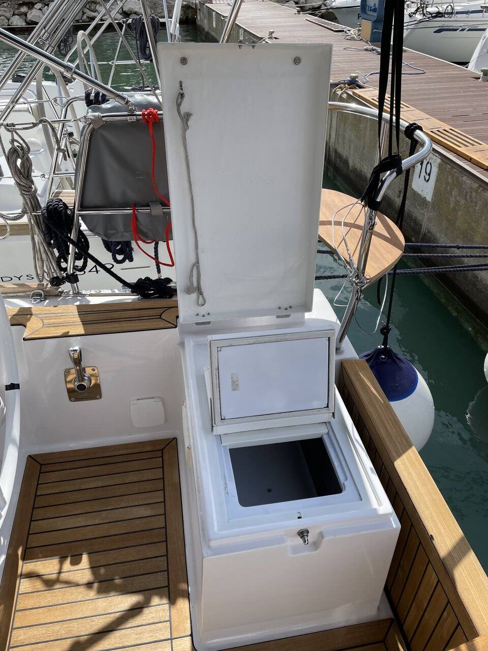 Sailing yacht Elan Impression 40.1 Blu