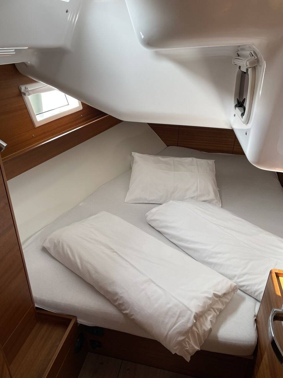 Sailing yacht Elan Impression 40.1 Blu