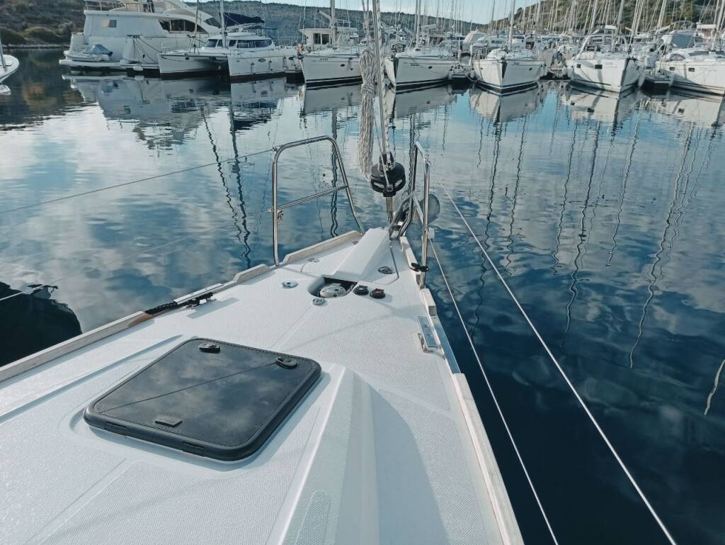 Sailing yacht Elan Impression 40.1 AirTime 1