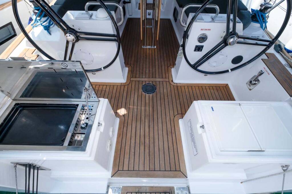 Sailing yacht Elan Impression 40.1 Le Mat