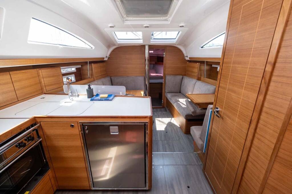 Sailing yacht Elan Impression 40.1 Le Mat