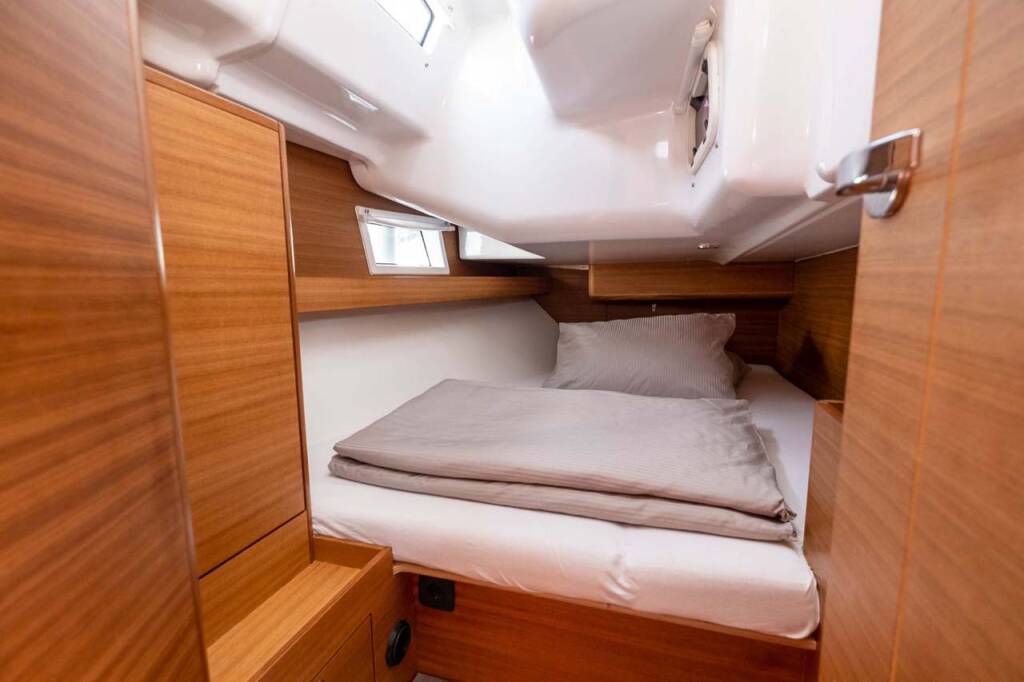 Sailing yacht Elan Impression 40.1 Le Mat