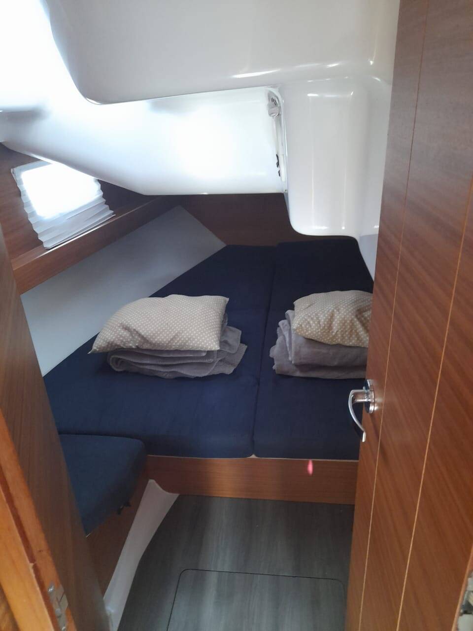 Sailing yacht Elan Impression 45 Thetis