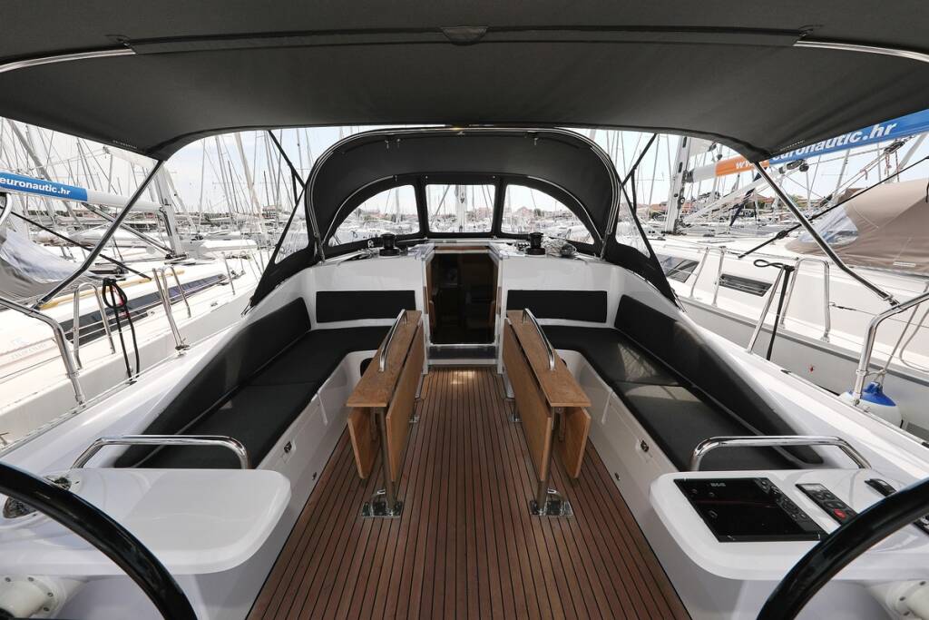 Sailing yacht Elan Impression 45 Starlight