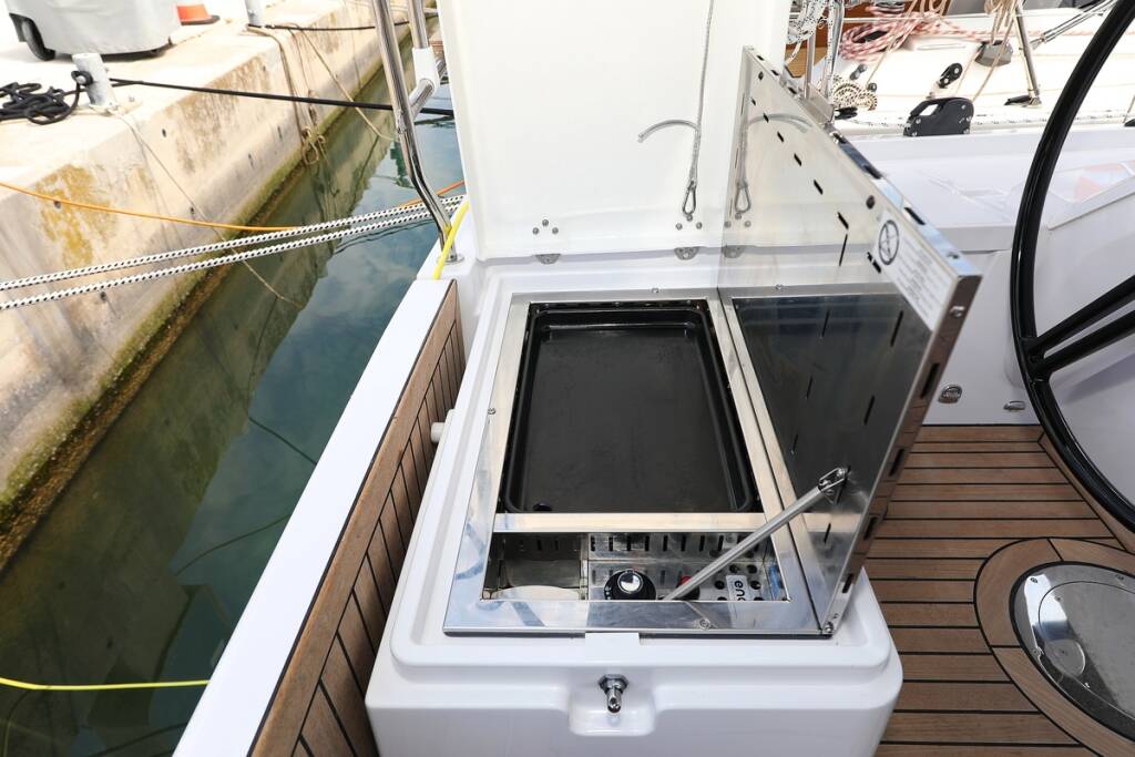 Sailing yacht Elan Impression 45 Starlight