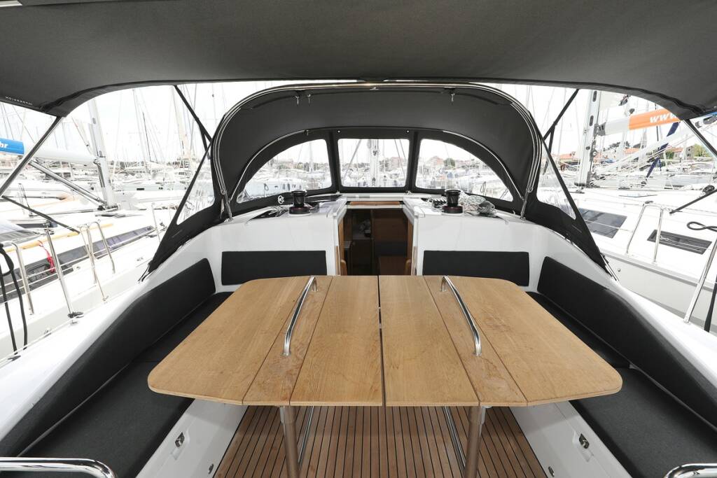 Sailing yacht Elan Impression 45 Starlight