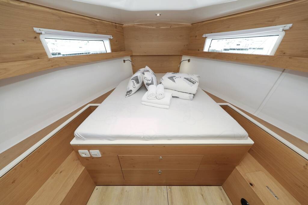 Sailing yacht Elan Impression 45 Starlight