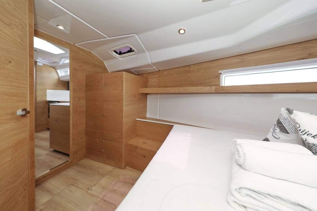 Sailing yacht Elan Impression 45 Starlight