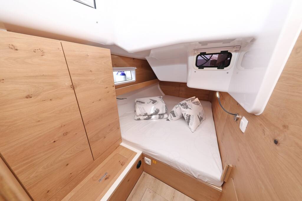 Sailing yacht Elan Impression 45 Starlight